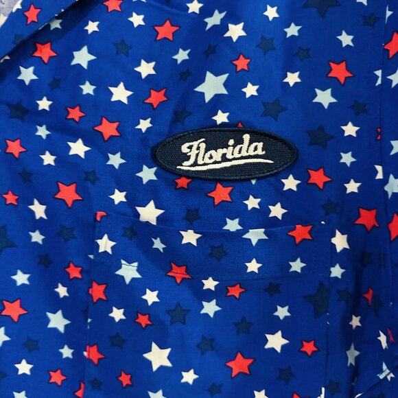 Mens 2XL Patriotic Shirt Button Down W/ Florida Patch Red White Blue Stars - Picture 2 of 8